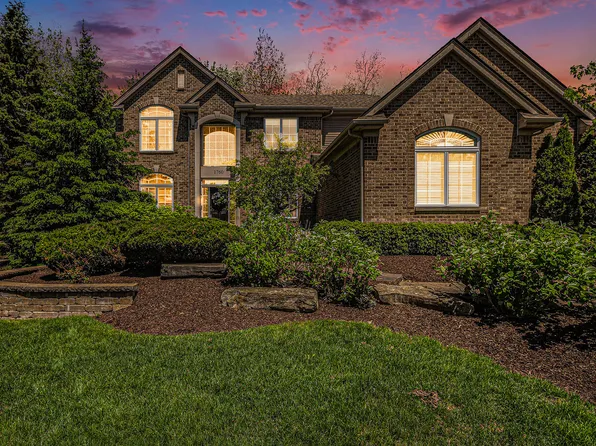 1760 Fenwick Dr, Commerce Township, MI 48382