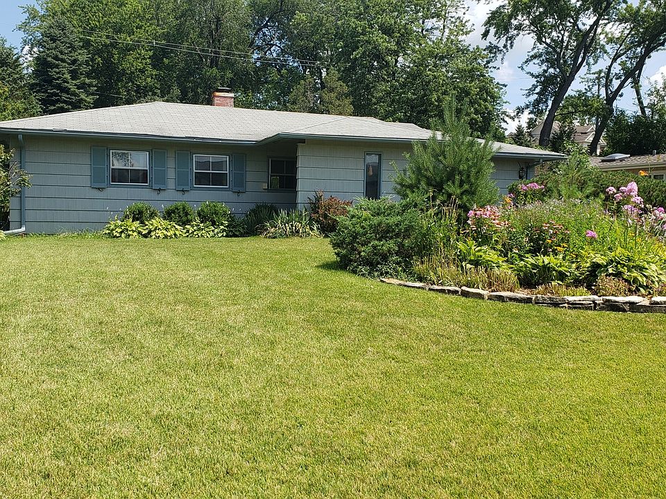 1st image of 629 Lakeside Dr