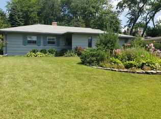629 Lakeside Dr, Hinsdale, IL