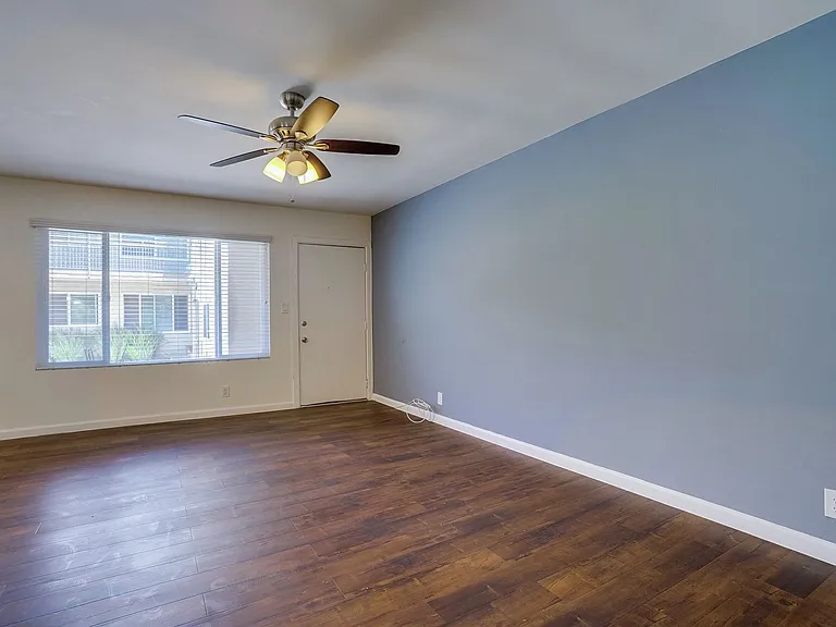 4024 Ursula Ave — Photo 5
