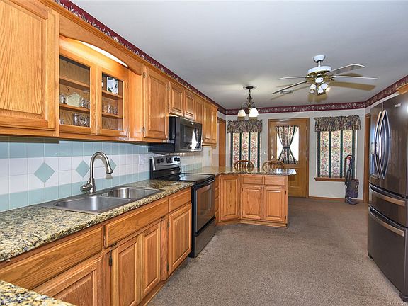 5th image of 11060 Canary Ln