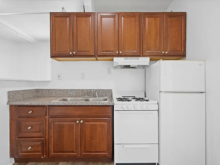 3767 Midvale Ave #3 — Photo 4
