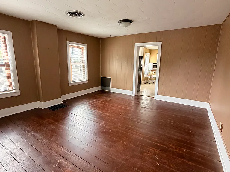700 W Jefferson St #B — Photo 10