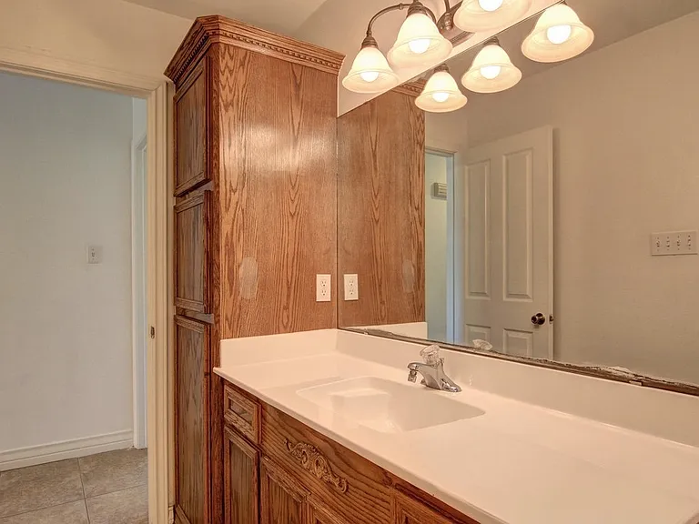 2418 Handlin Dr — Photo 16