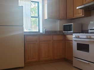 1721 10th Ave #1R, Brooklyn, NY 11218