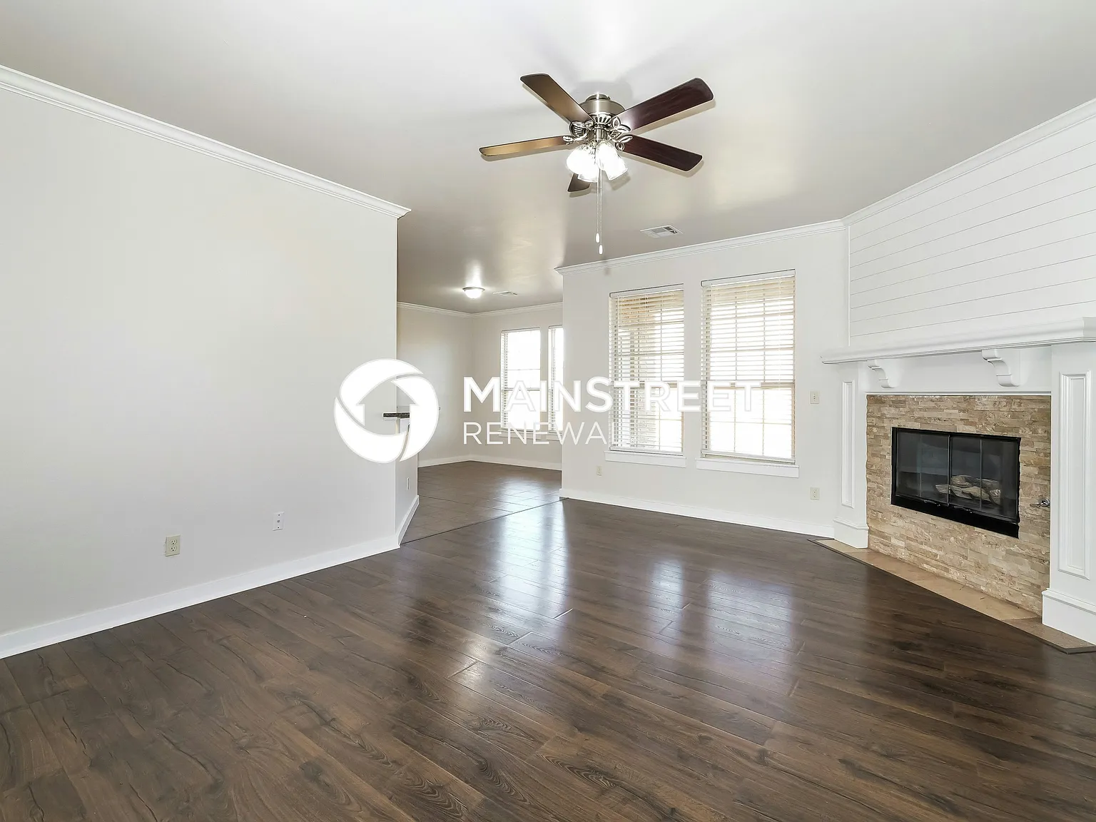 11209 N W 104TH ST — Photo 3