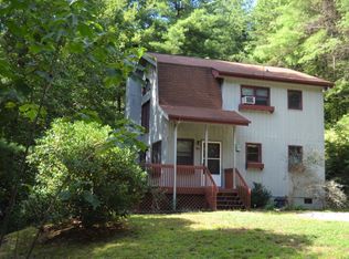 106 Big Cat Rd, Whittier, NC 28789