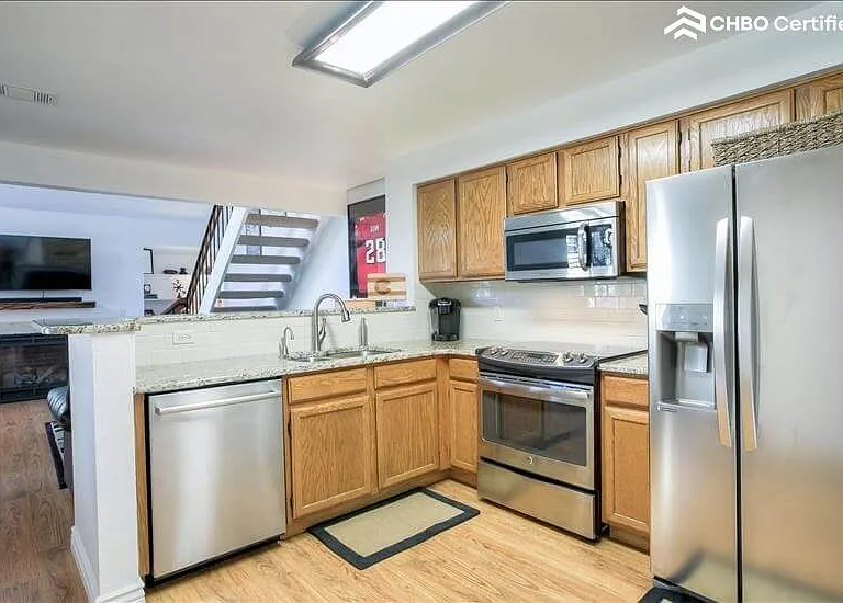 Kitchen with Bosch DW and Instant Hot Water d