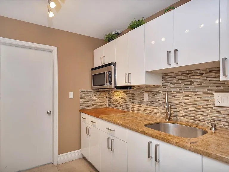 305 N Pompano Beach Blvd #507 — Photo 19