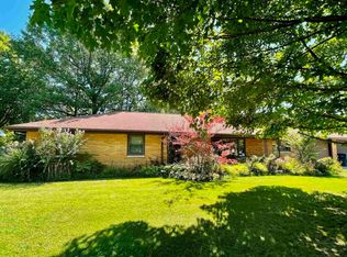 1900 N Riley Rd, Muncie, IN 47304