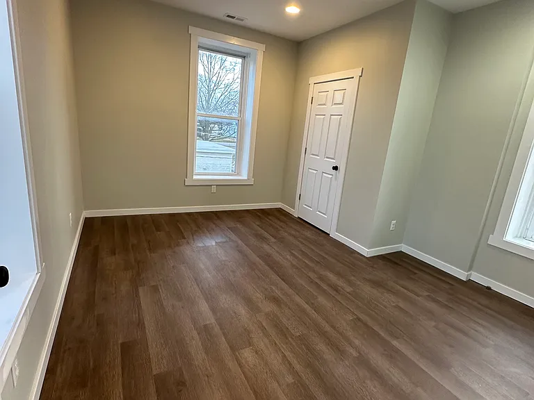 223 E Church St #B — Photo 11