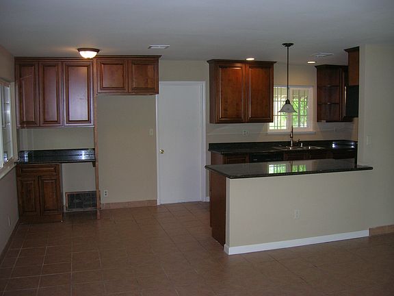 3rd image of 769 Elaine Dr
