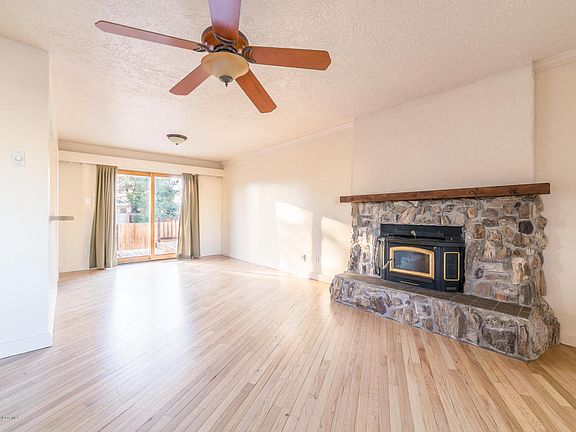 3rd image of 3608 N Melrose Dr