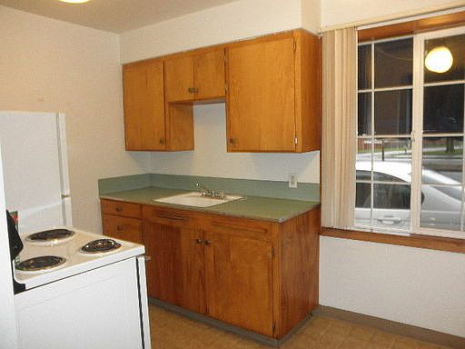 1st image of 1317 E Reserve St APT 1