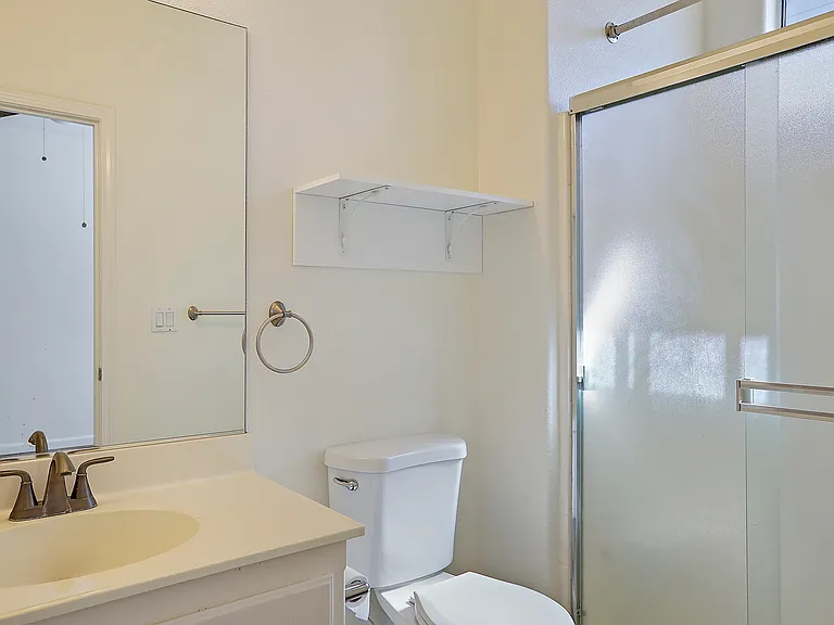 686 E Foothill Blvd — Photo 13