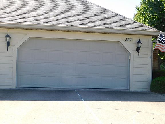 5th image of 537 Edgehill Cir