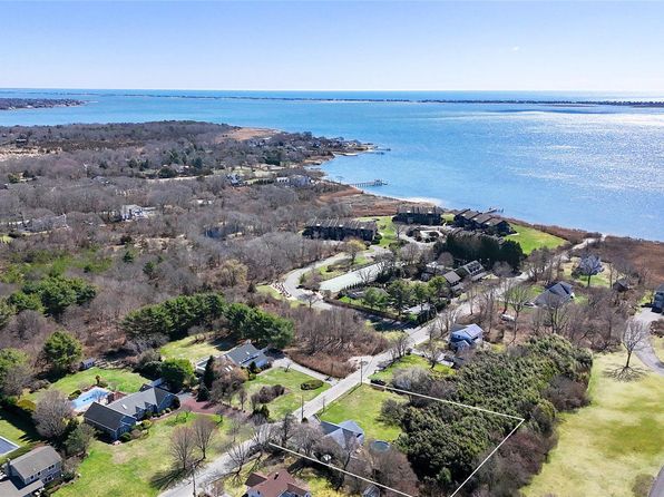 48 Watchogue Avenue, East Moriches, NY 11940