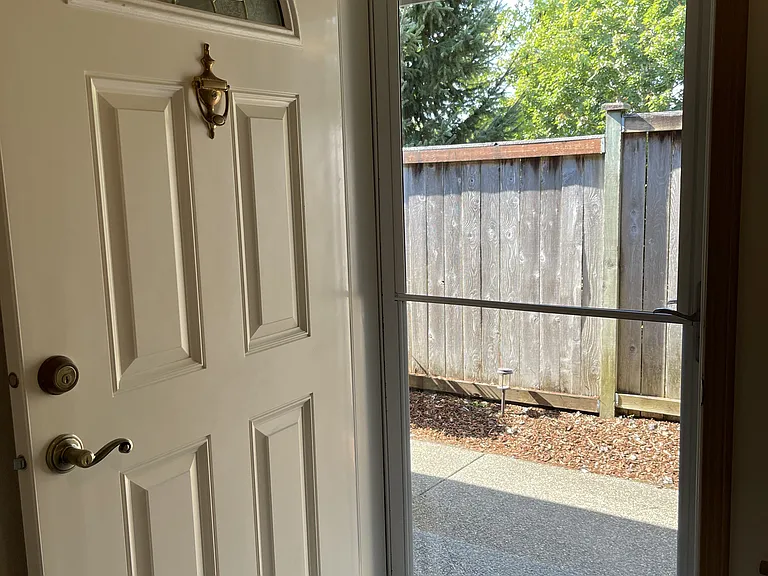 1544 Derby Ln SE — Photo 34