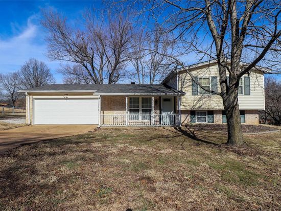 1555 Donnybrook Ln, Imperial, MO 63052