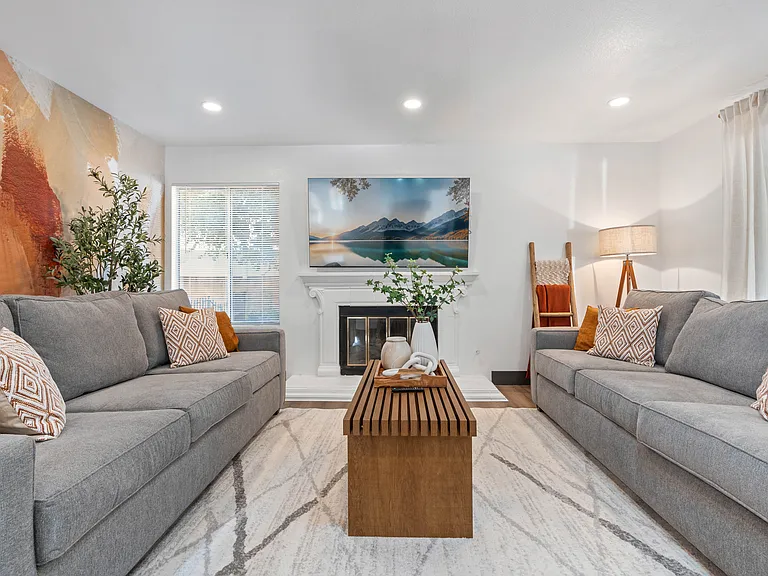 28832 Harwick Dr — Photo 15