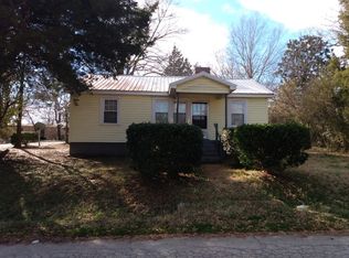 9 Walden St, Clinton, SC 29325