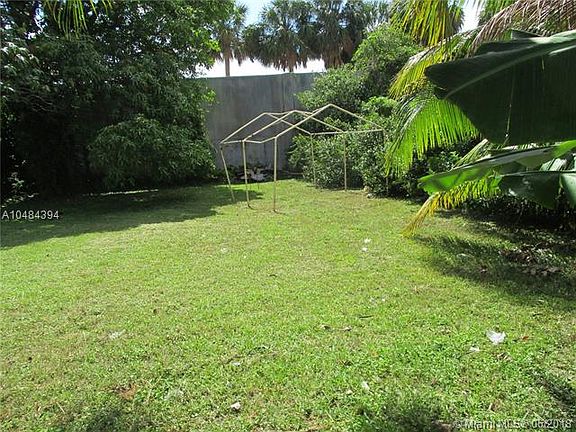 4th image of 300 SW 11th Ave
