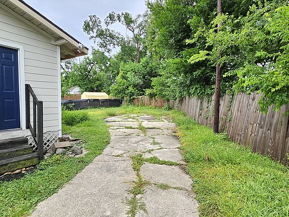 5th image of 8437 Garland St Unit A