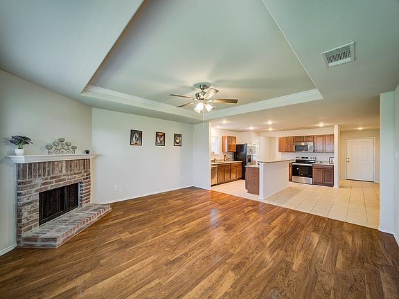4th image of 14712 Brandon Dr