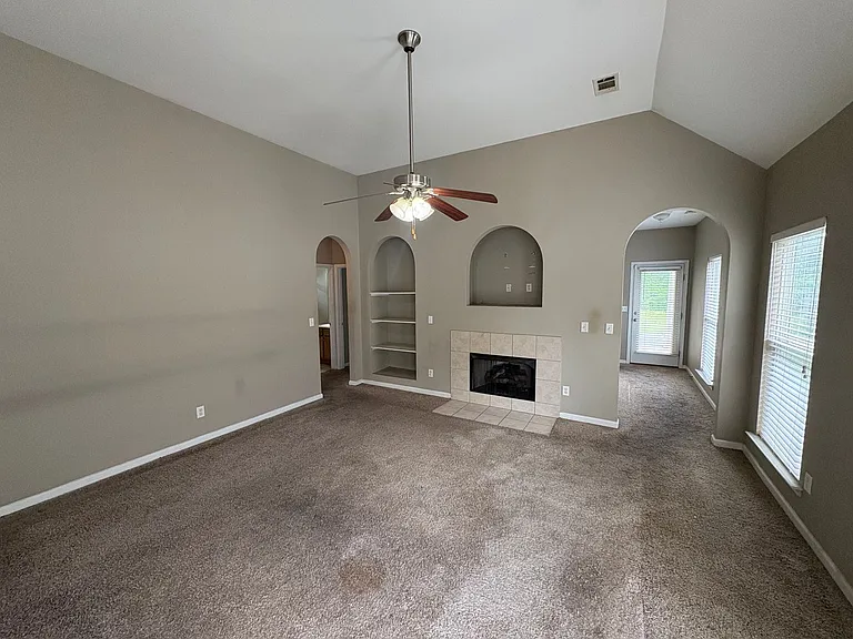 5287 Promenade Dr — Photo 3