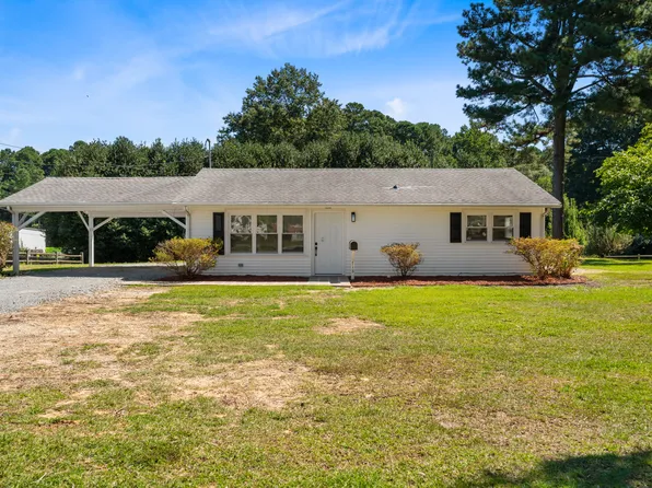 718 Hawkins Ave, Sanford, NC 27330
