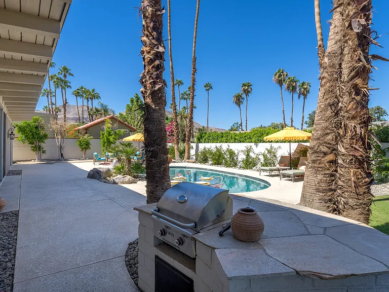 72980 Somera Rd — Photo 35