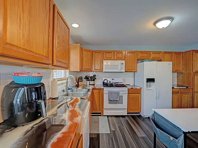 110 Fox Dale Rd — Photo 28