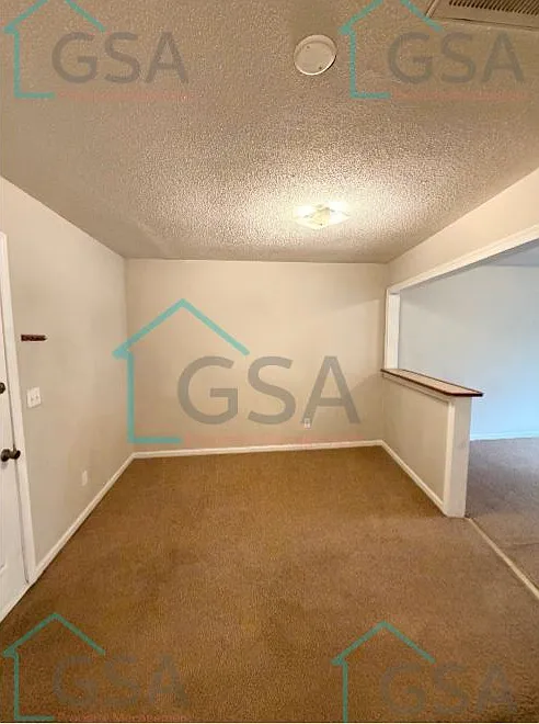 2 bed, $1,000 — Photo 2