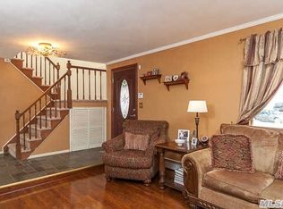 4 Clubhouse Ln, Nesconset, NY 11767