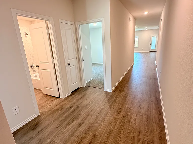 3334 Catamount Dr — Photo 4