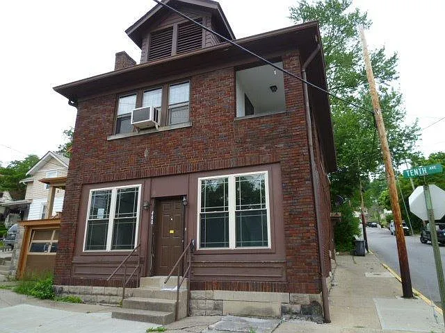 400 10th Ave photo 1