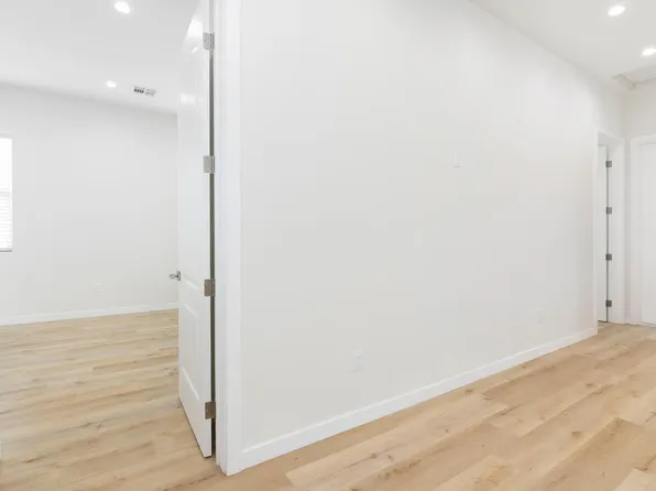 17237 Kingsbury St, Granada Hills, CA 91344