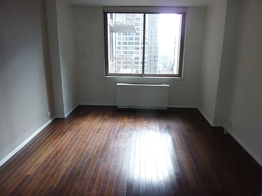 Rented by Eliot R Clauss, LREB | media 32