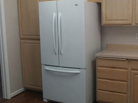 4th image of 2418 Useless Bay Ave #402