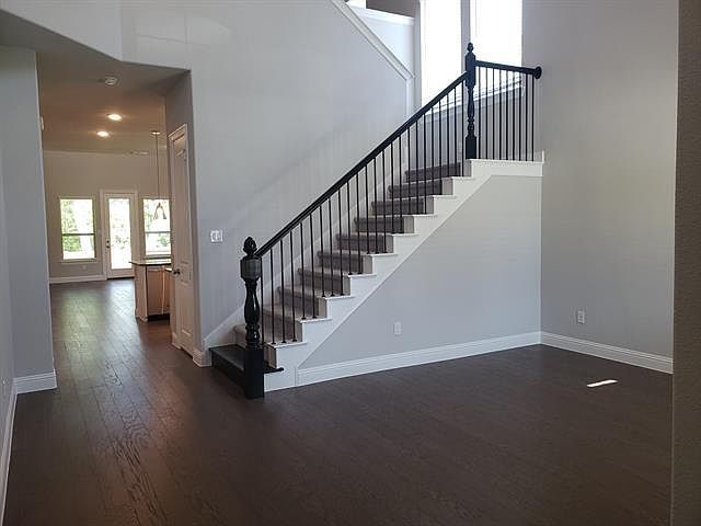 1st image of 3116 Maplewood Dr