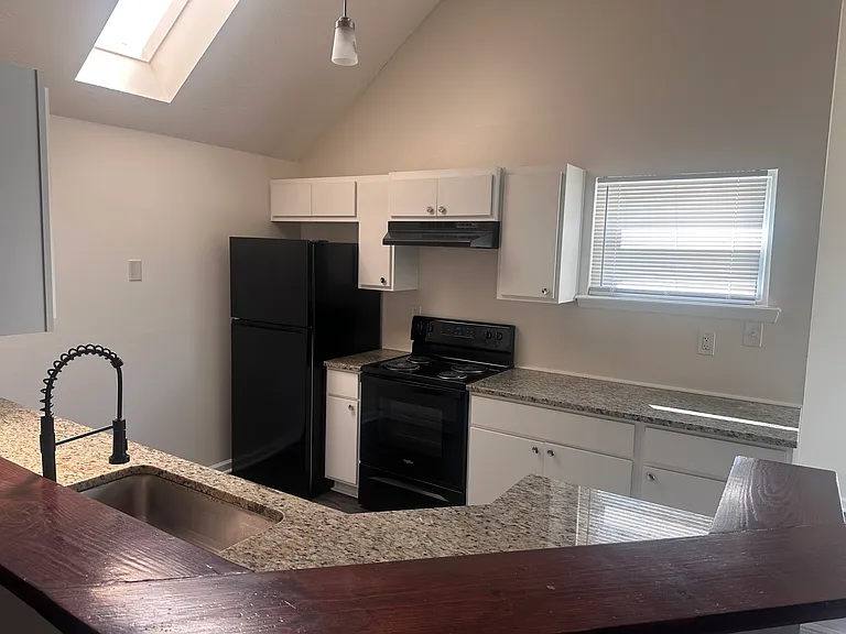 109 Copperfield Ln — Photo 4