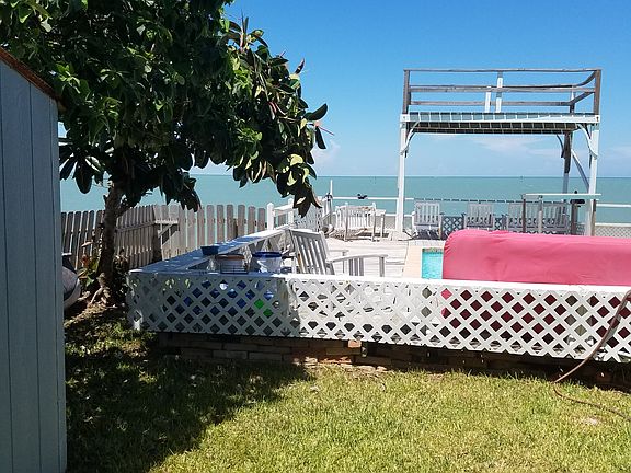 4th image of 1020 N Shore Dr