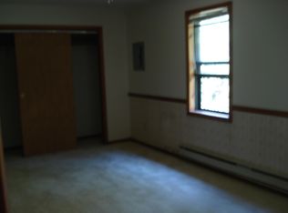 1388 Applewood Ln, Newton, KS 67114