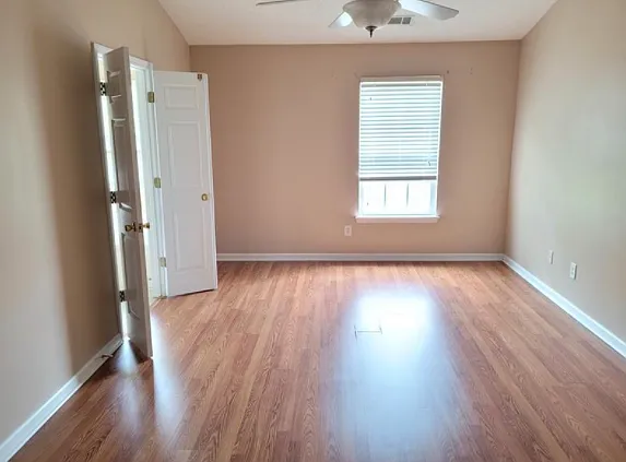 2954 Greyhawk Ln — Photo 13