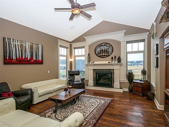 4th image of 4212 Wedgewood Dr