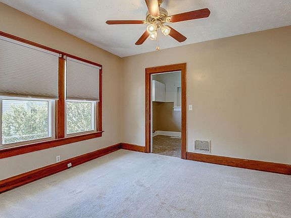 4th image of 420 N Main St