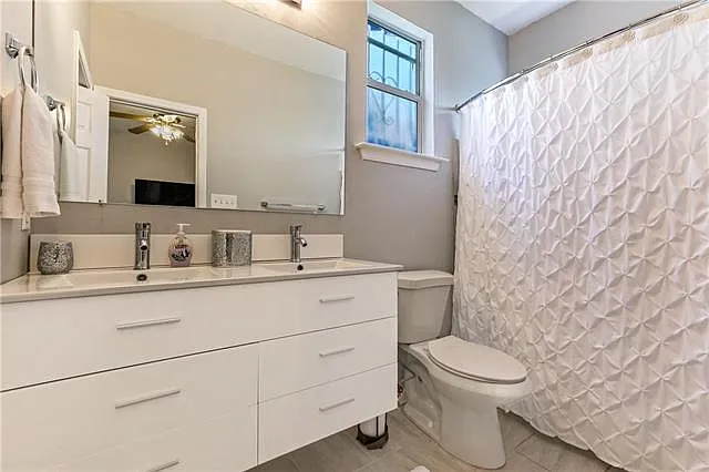 1512 N Robertson St — Photo 15
