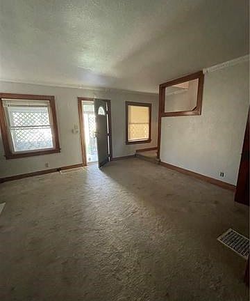 4th image of 3823 Indiana Ave