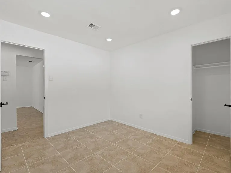 9930 Valley Lake Dr — Photo 1