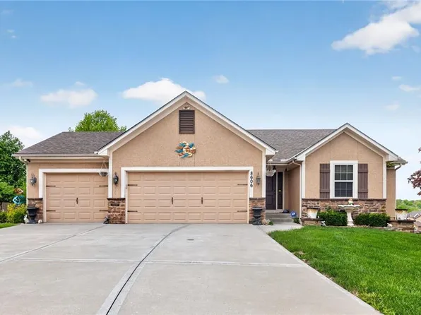 8606 N Utica Ct, Kansas City, MO 64153